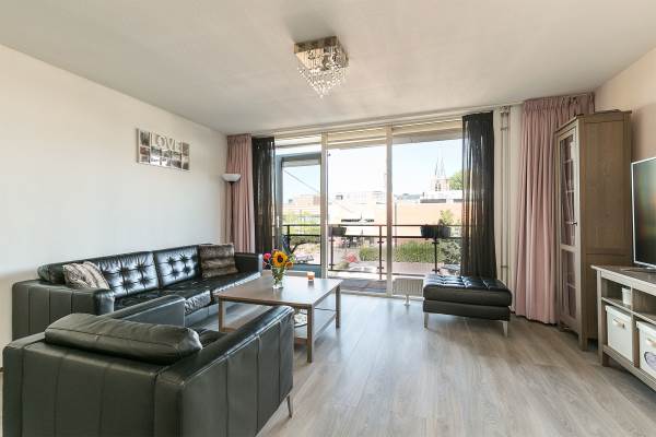 Woning van Tolstraat 4 Bodegraven