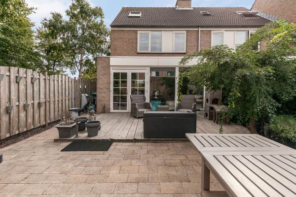 Woning Nicolaes Maesstraat 15 Hendrik-Ido-Ambacht