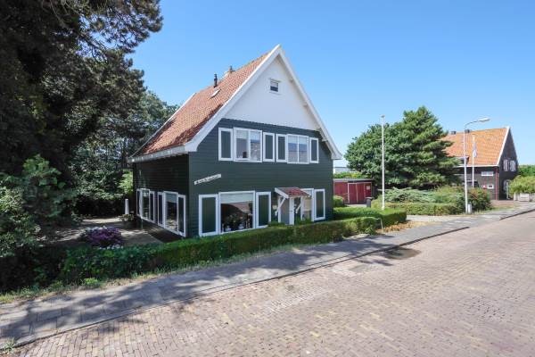 Woning Oeverdijk 10 Den Oever