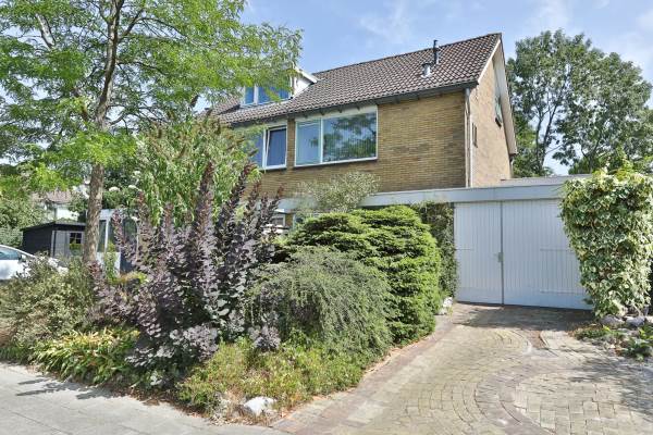 Woning de Hunenborg 28 Roden