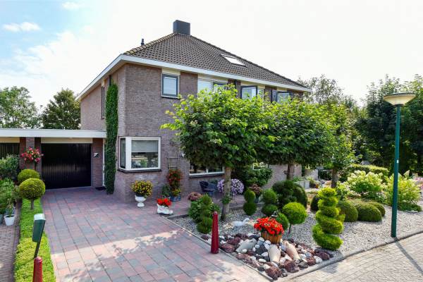 Woning Oostzijde 74 De Hoef