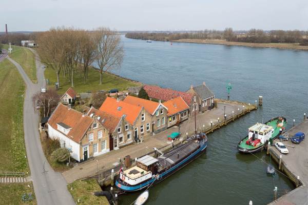 Woning Westhavenzijde 10 Puttershoek