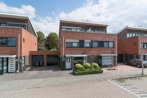 Woning Martinus Nijhofflaan 13 Roosendaal