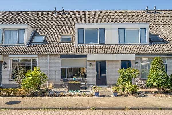 Woning Baron van Leydenstraat 12 Hellevoetsluis