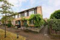 Woning Oeverwal 13 Hendrik-Ido-Ambacht