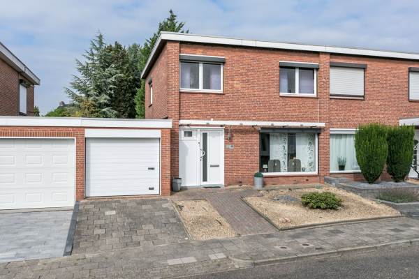 Woning Burgemeester Dr. Geuljansstraat 18 Landgraaf