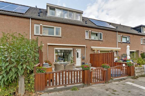 Woning Eimerstraat 18 Buitenkaag