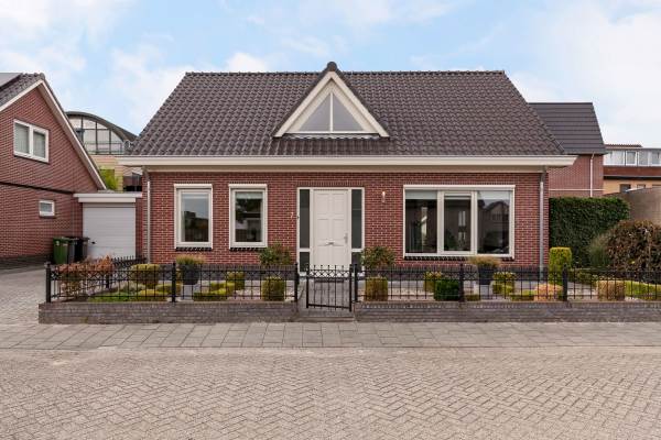 Woning Past. Bronsgeeststraat 7 Beneden-Leeuwen