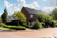 Woning Walraven van Hallstraat 1 Heemskerk