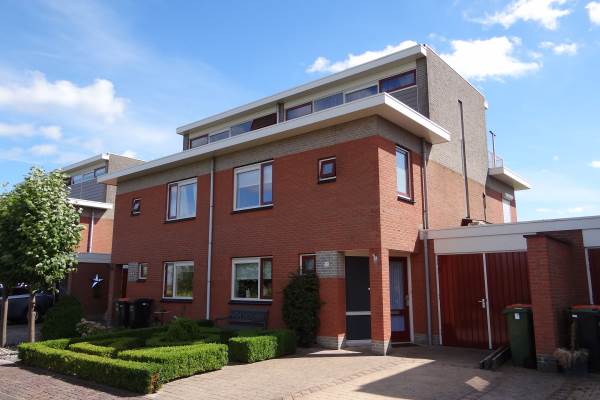 Woning Burgemeester van Bredastraat 12 Bovenkarspel