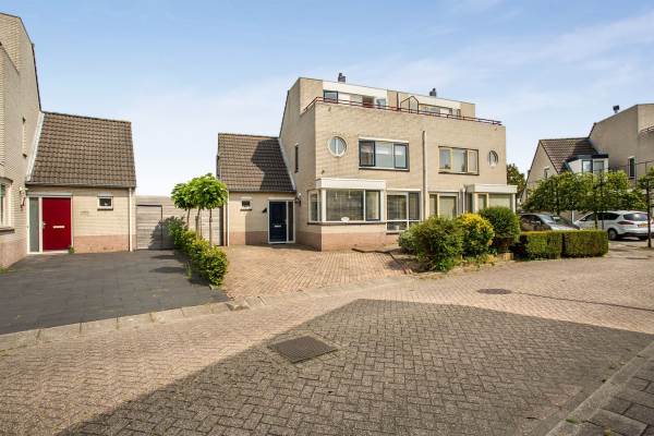 Woning Waardenburg 129 Hillegom