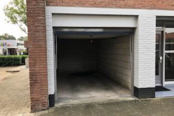 Garage Rijnauwenstraat 1 Breda