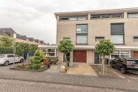 Woning Elgarstraat 8 Oud-Beijerland