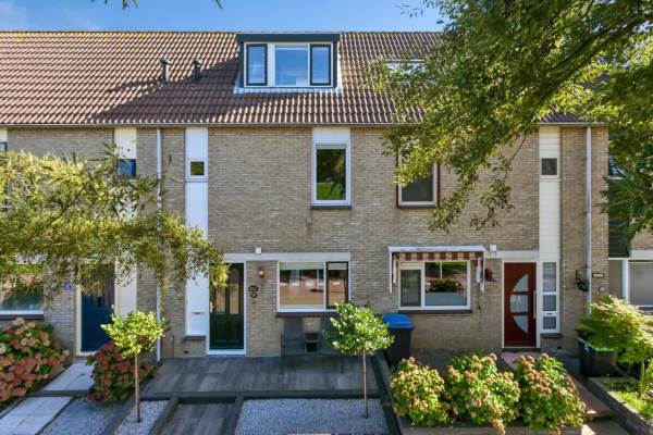 Woning Jan van Brakelpad 27 Hellevoetsluis
