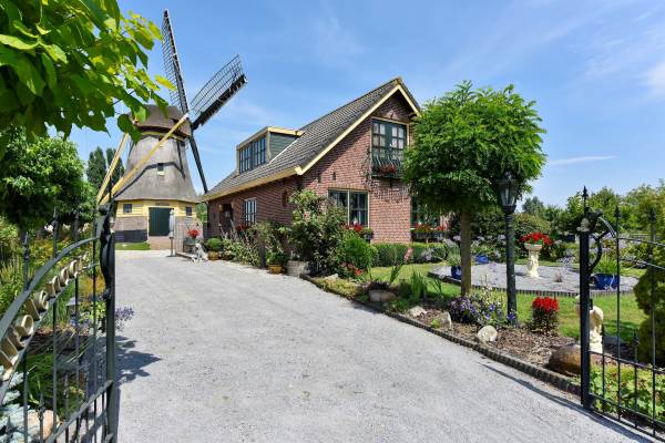 Woning Oudhuijzerweg 109 Wilnis