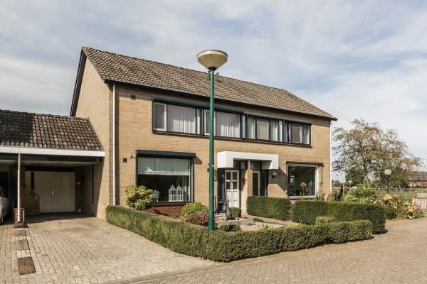 Woning Pastoor van Berkelstraat 46 Sambeek