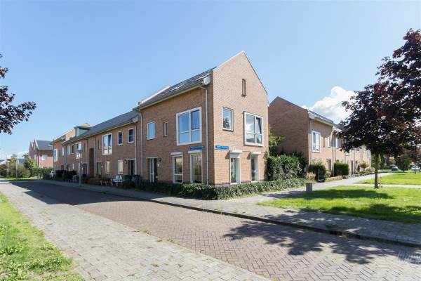 Woning Pietje Pluisplantsoen 8 Almere