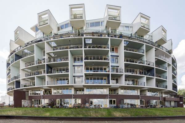 Woning Venetiëhof 105 Amsterdam