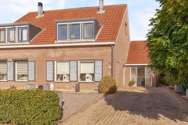 Woning Esdoornstraat 32 's-Gravenpolder