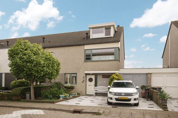Woning Bisschop Romerostraat 15 Purmerend