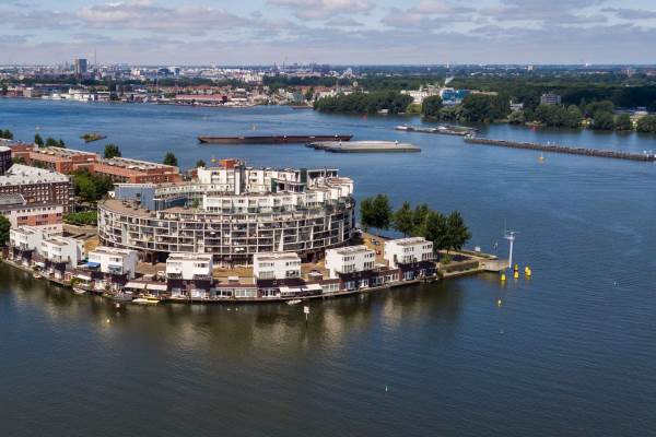 Woning Venetiëhof 109 Amsterdam