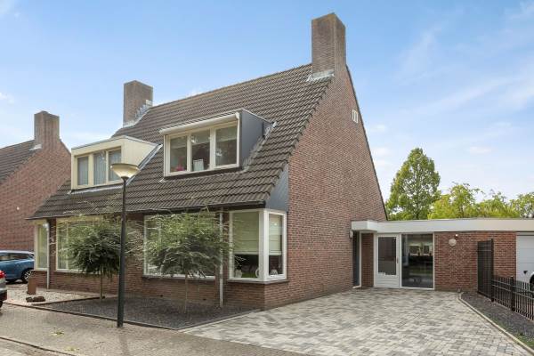 Woning P.C. Hooftlaan 23 Raamsdonksveer