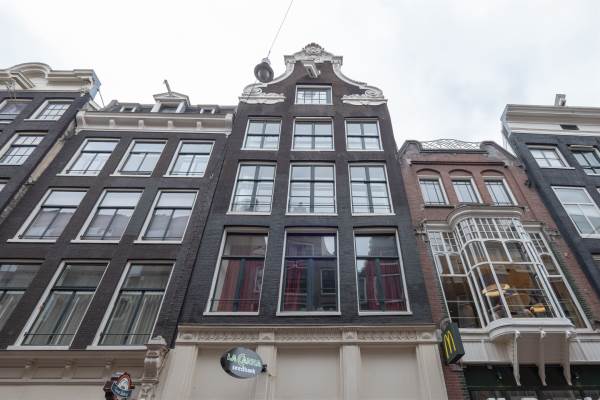 Woning Nieuwezijds Armsteeg 18 Amsterdam