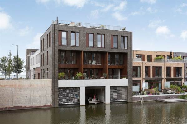 Woning John Fernhouthof 2 Amsterdam