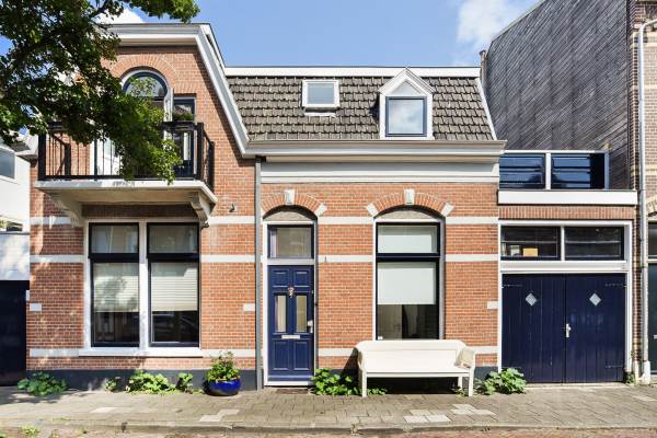 Woning Nicolaas van der Laanstraat 1 Haarlem