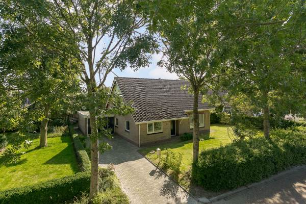 Woning Ds. Veenstraat 4 Nij Altoenae