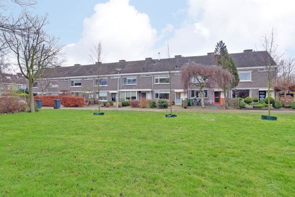 Woning Prof ten Doesschatestraat 275 Heemskerk