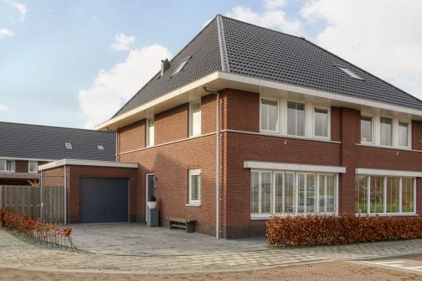 Woning Adriaan Anthoniszstraat 26 Zwaag