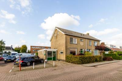 Woning Dokter Scharffstraat 1 Oostzaan