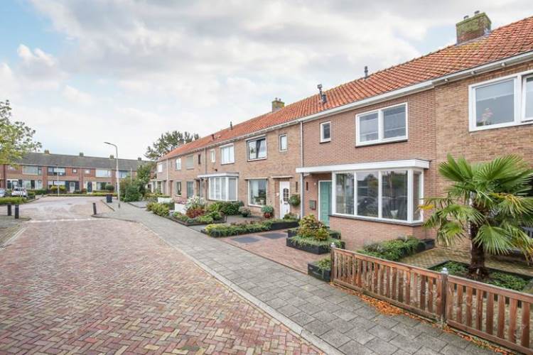 Woning Prins Bernhardstraat 22 Genemuiden - Oozo.nl