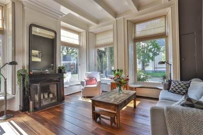 Woning Kerkplein 1 Grijpskerk