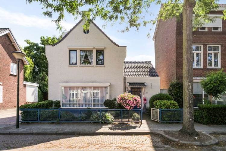 Woning Baron van Tuyll van Serooskerkenstraat 22 Geldrop