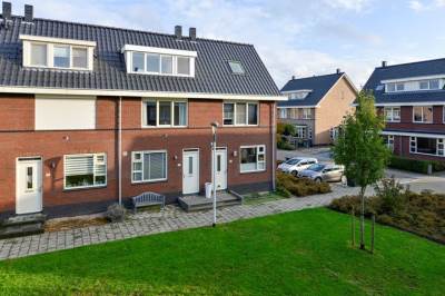 Woning Pastoor J. van Dijklaan 77 De Kwakel