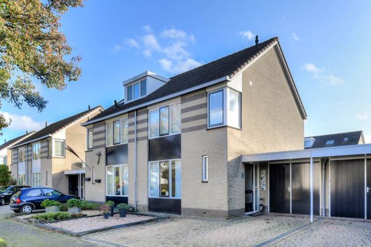 Woning Simon Vestdijkstraat 42 Raamsdonksveer