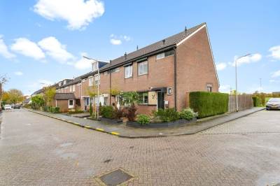 Woning Jaap Kosterstraat 1 Klaaswaal
