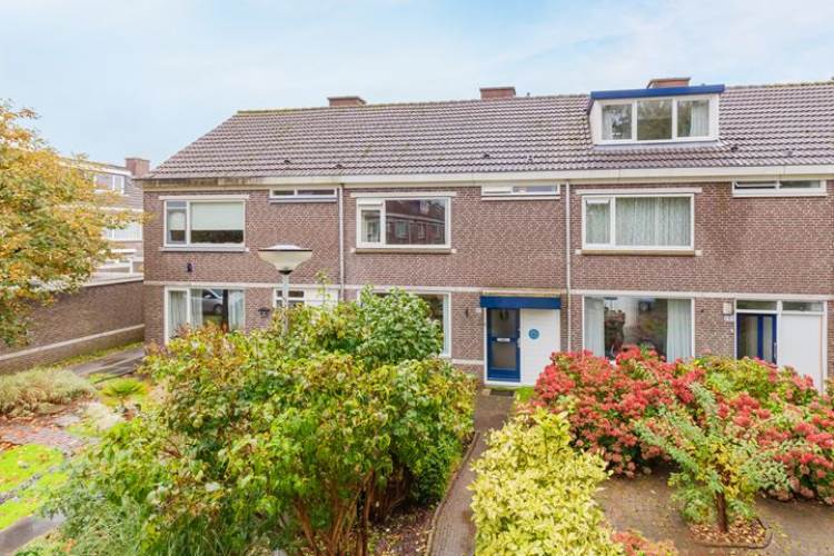 Woning Prof ten Doesschatestraat 107 Heemskerk