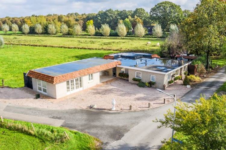 Woning Bavesbeekweg 1 Vriezenveen