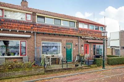 Woning Maaskade 23 Grave