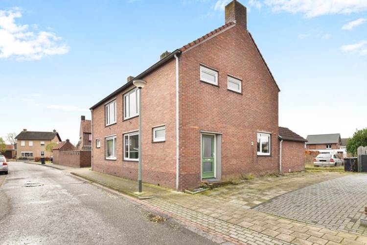 Woning Dr. Poelsstraat 3 Posterholt