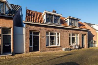 Woning St. Walburgbuitensingel 44 Tiel