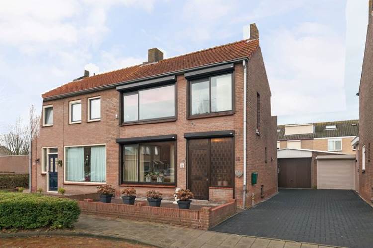 Woning Nassauplein 15 Zevenbergen