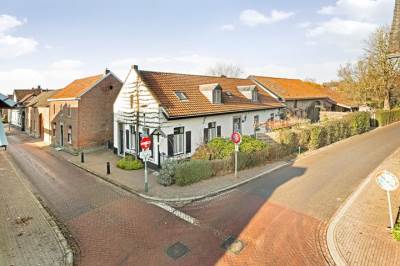 Woning Dorpstraat 2 Sint Geertruid