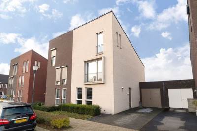 Woning Burgemeester van Prooijenstraat 13 Waalwijk