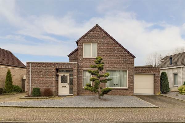 Woning Strikkenhof 11 Haelen