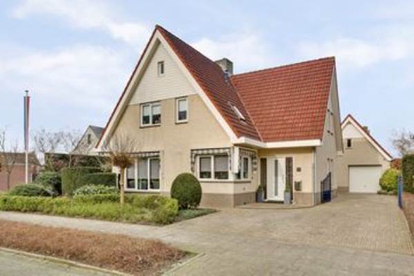 Woning A. Roland Holstlaan 17 Raamsdonksveer
