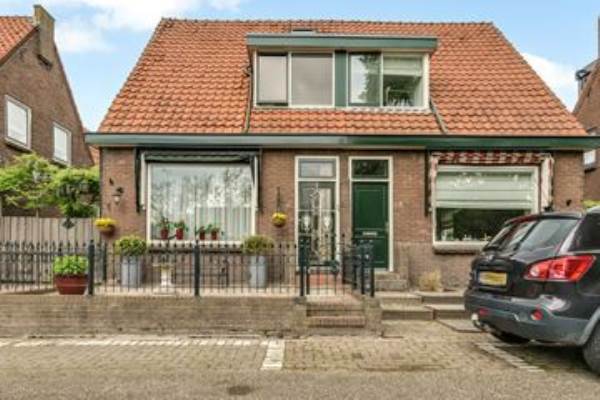 Woning Burgemeester Fernhoutlaan 6 Amstelhoek
